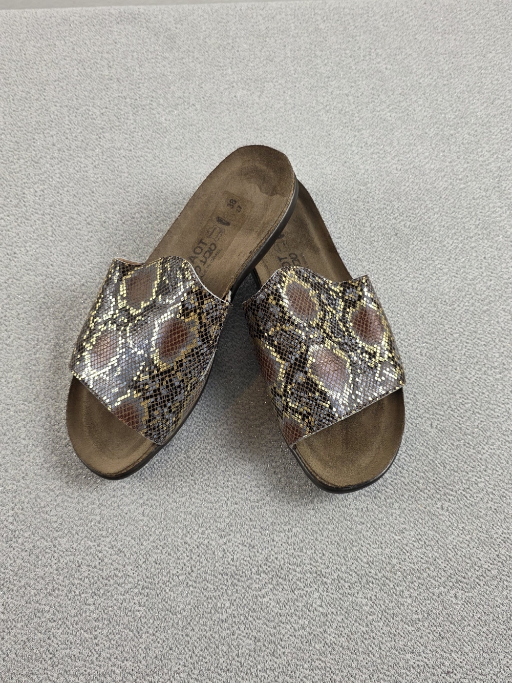 Naot Skylar Snake Print Footbed Slide Sandals Brown Gold Wmn's 38/7-7.5